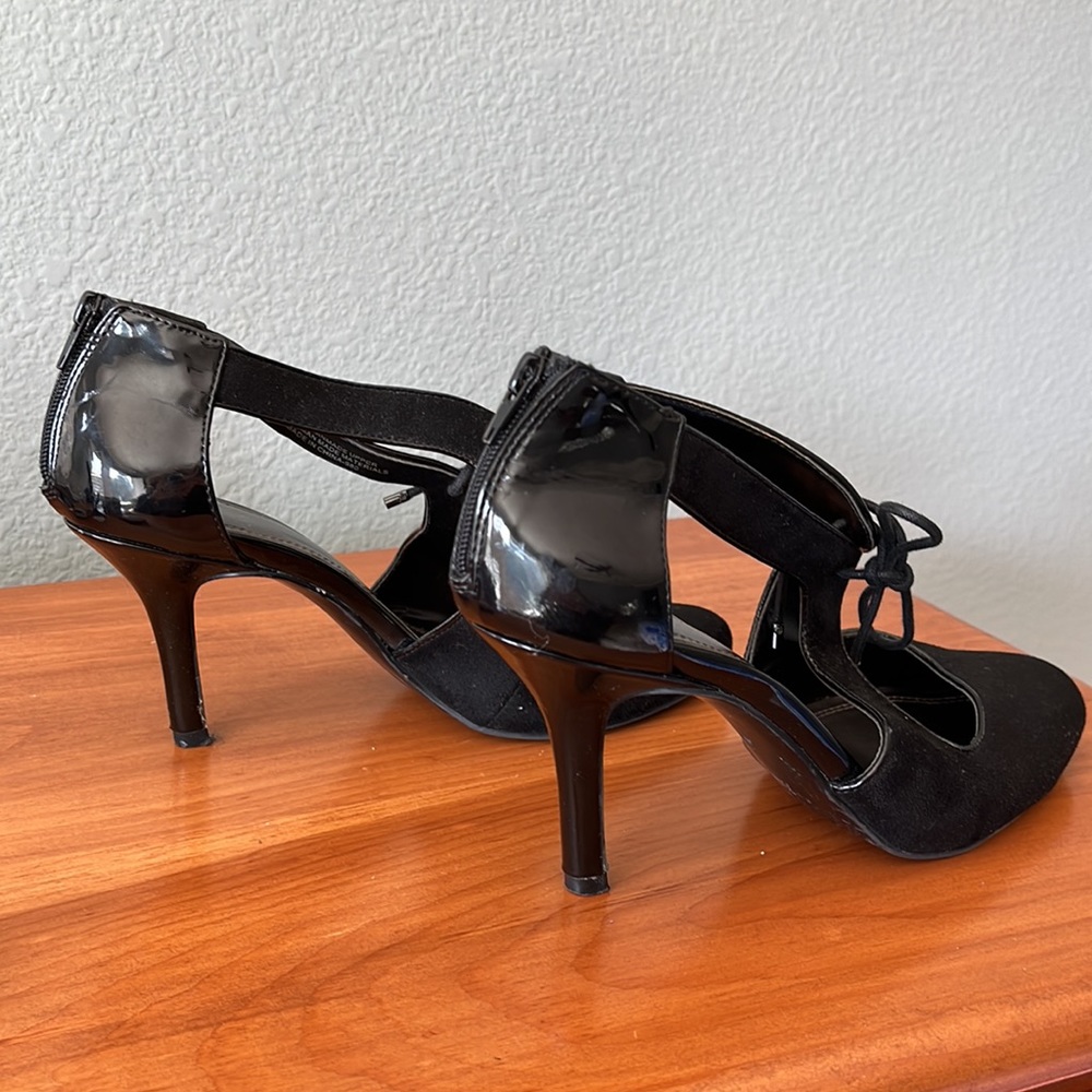 IMPO black faux suede 3 inch high shoes, size 7.5 women’s. Patent leathe… - Picture 4 of 9